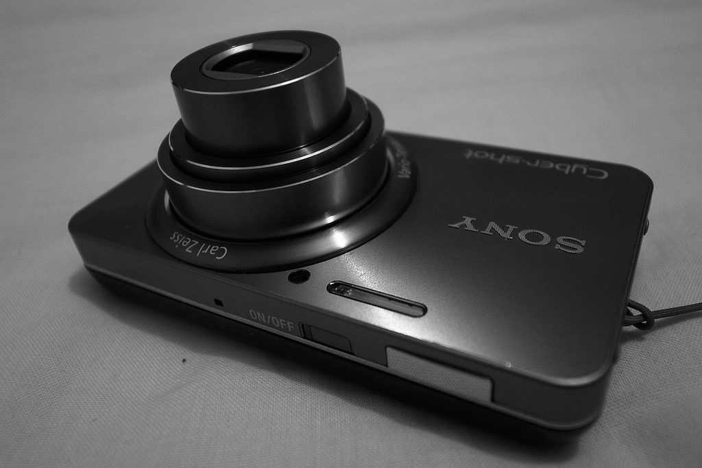 An Impulsive Instructive Interlude – Sony W570 – 35hunter