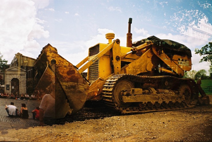 14323730630_4294755929_b