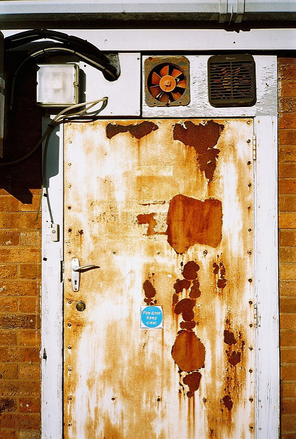 22745014938_25960638b5_z